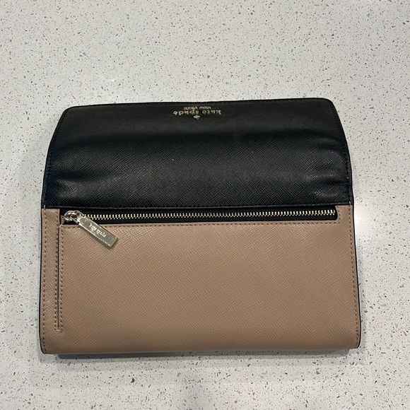 Kate Spade wristlet tan and black - Picture 4 of 6